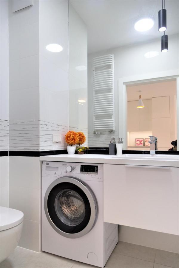 Exclusive 2Br! Apartment In Center +Netflix +Gym Warsawa Bagian luar foto